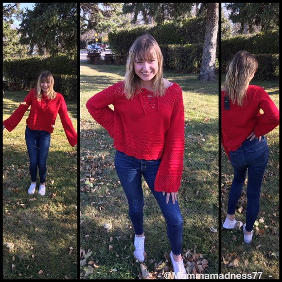 🆕♥️Bell sleeve Sweater 🌹 - Picture 6 of 7